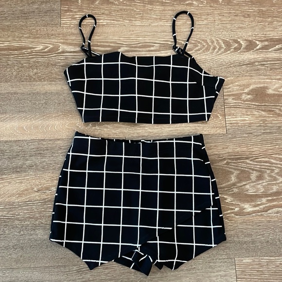 Dresses & Skirts - geometric striped matching crop top & skirt set
